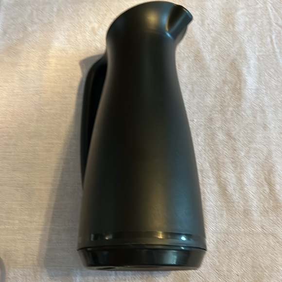 Tupperware carafe & accessories - Picture 2 of 9